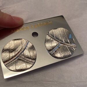 NWT silver circle leaf earrings